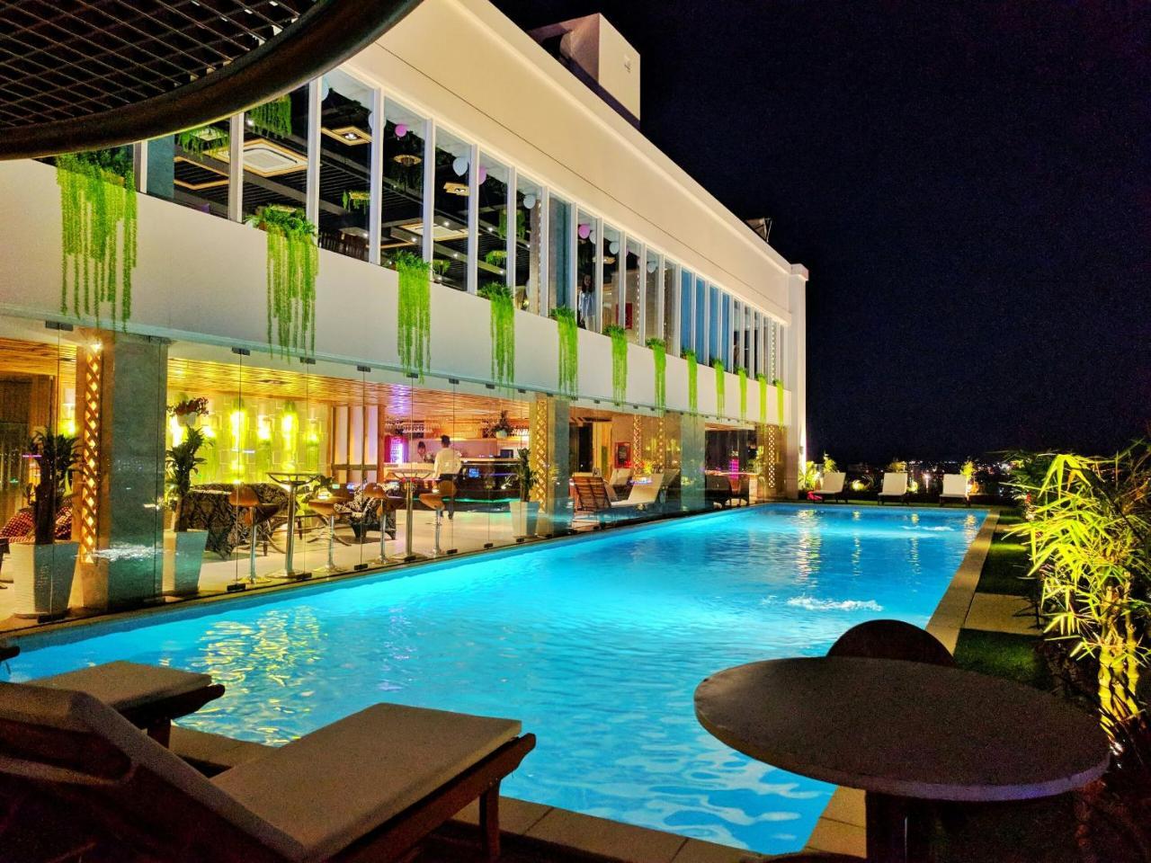 Holiday One Can Tho Hotel Экстерьер фото
